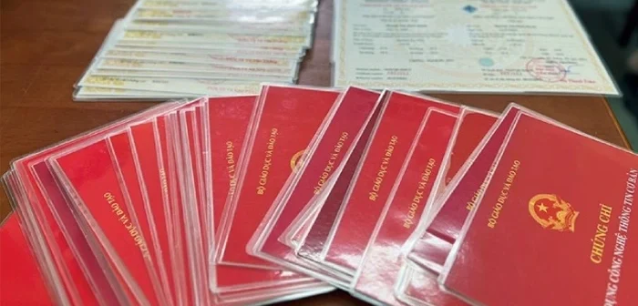 Làm Bằng Cấp 3 THPT Chuẩn 100 và Phôi Thật Nhanh Chóng Làm Bằng Cấp 3 THPT Chuẩn 100 và Phôi Thật Nhanh Chóng
